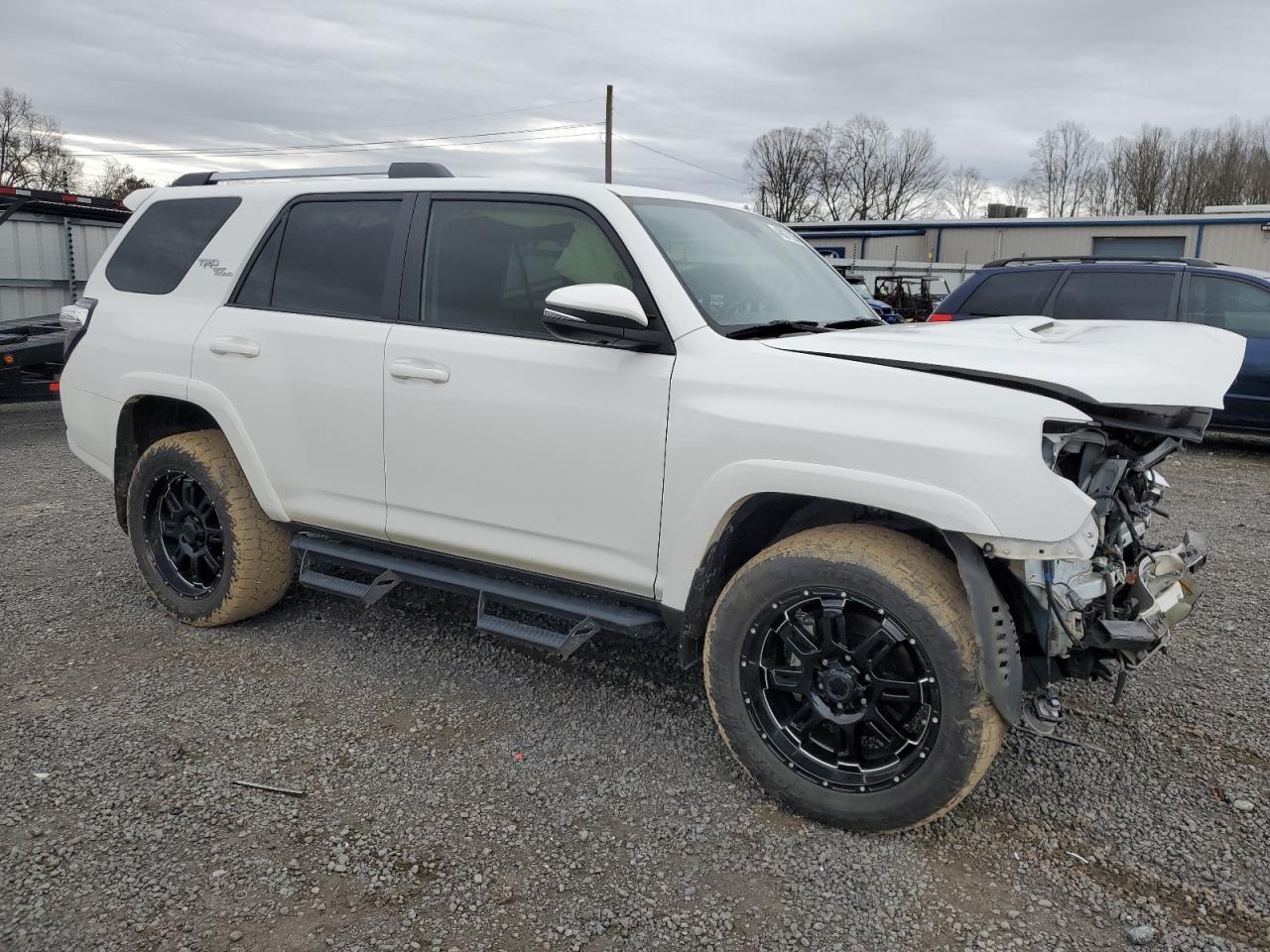 2017 TOYOTA 4RUNNER SR - Фото 4