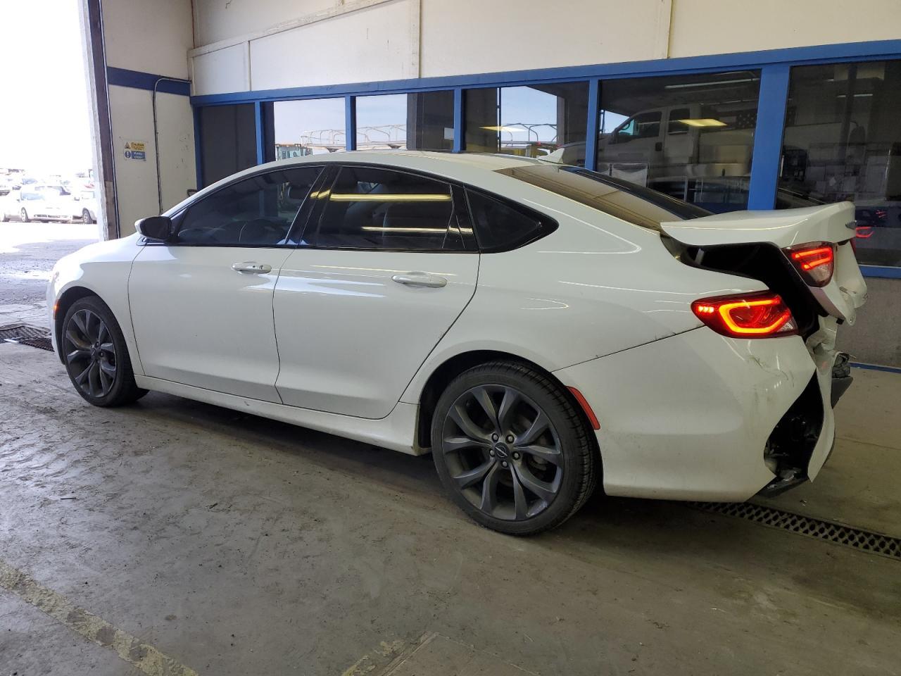 2015 CHRYSLER 200 - Image 2