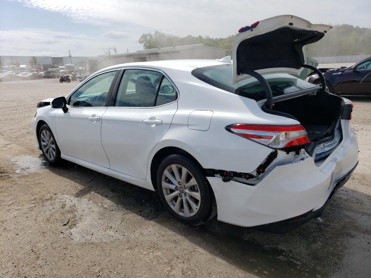 2020 TOYOTA CAMRY LE - Фото 2