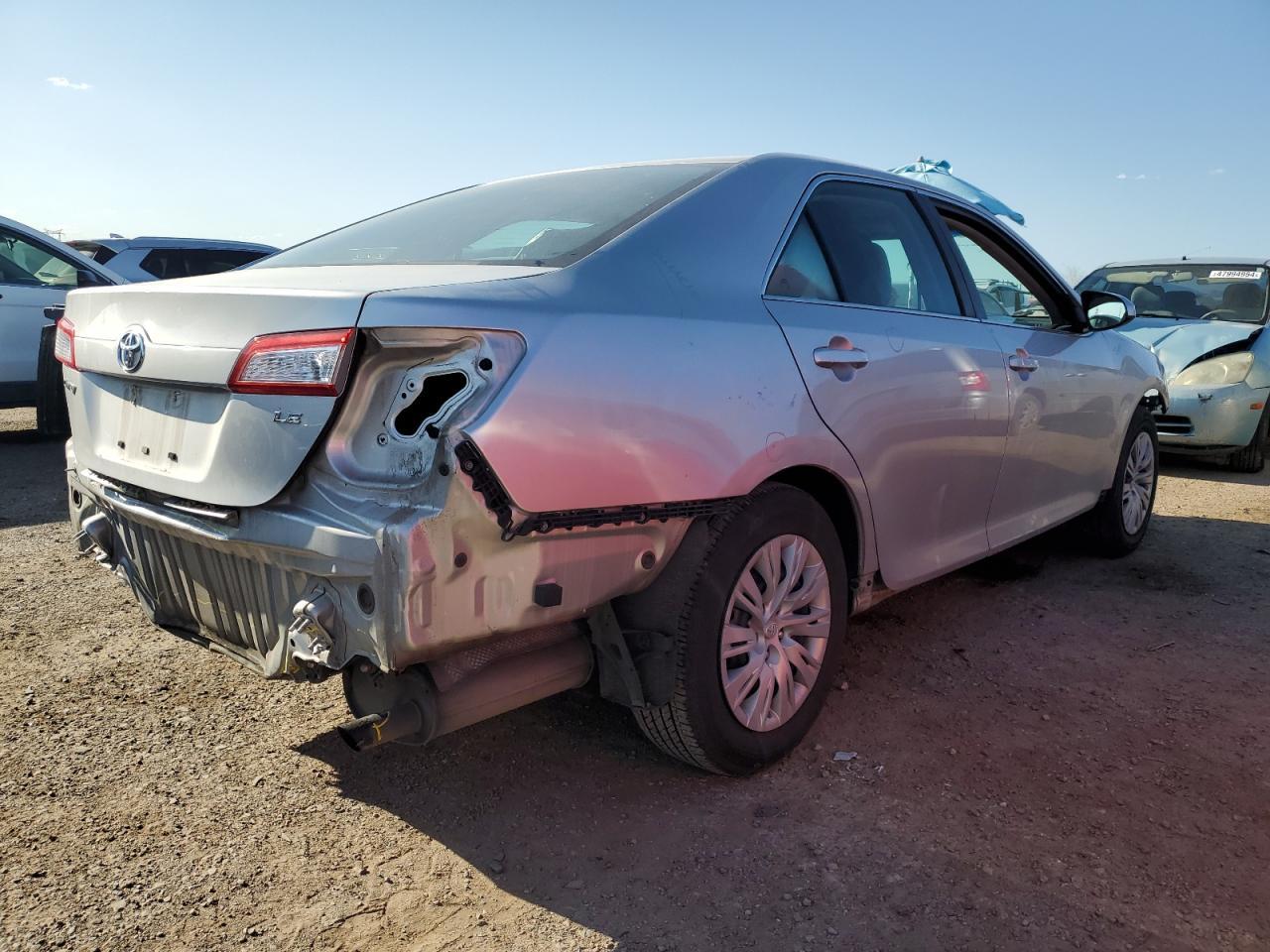 2013 TOYOTA CAMRY L - Фото 3