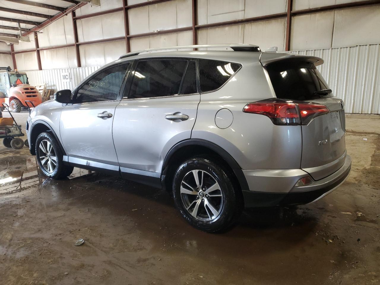 2016 TOYOTA RAV4 XLE - Image 2