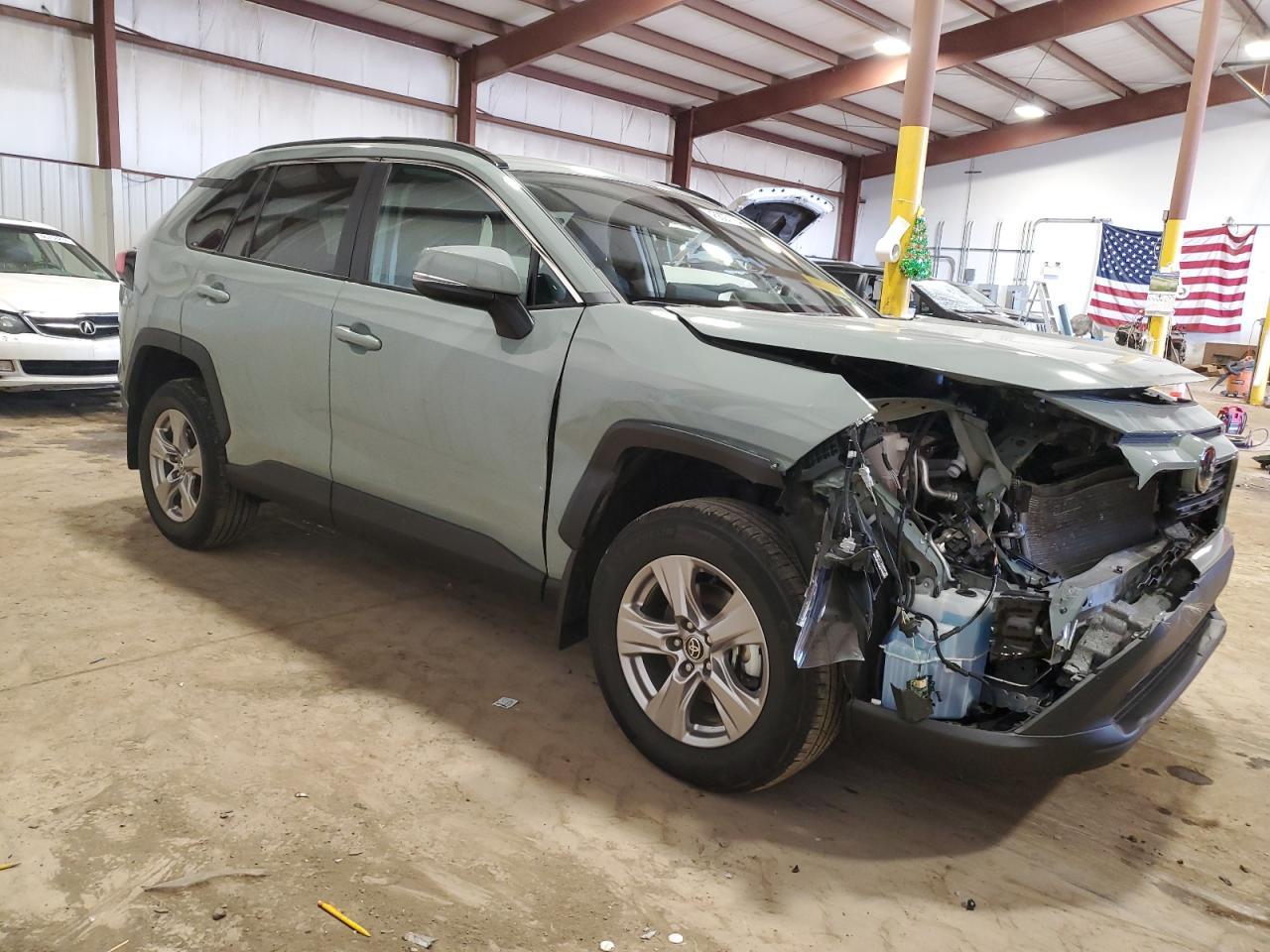 2022 TOYOTA RAV4 XLE - Фото 4