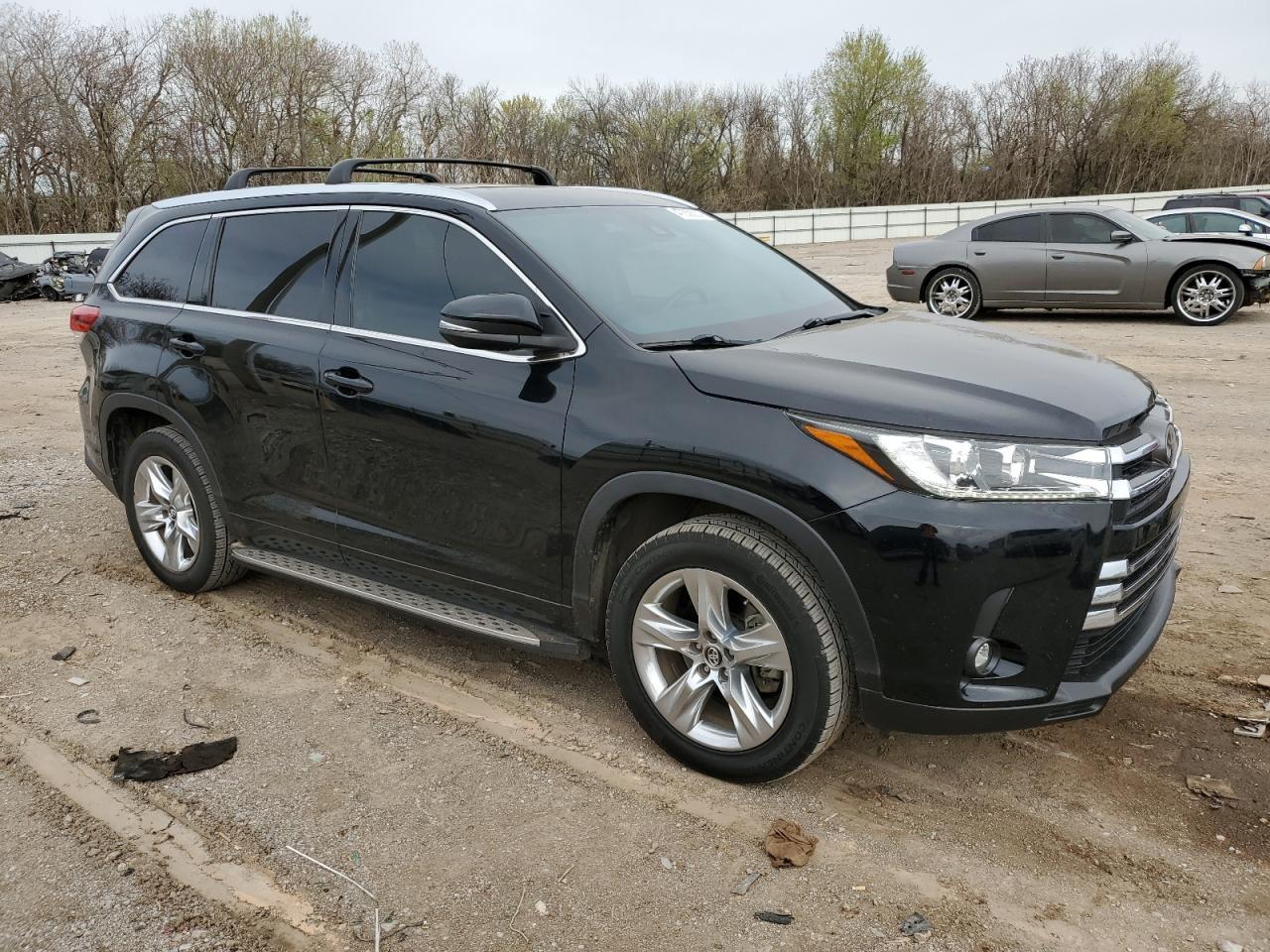 2019 TOYOTA HIGHLANDER - Image 4
