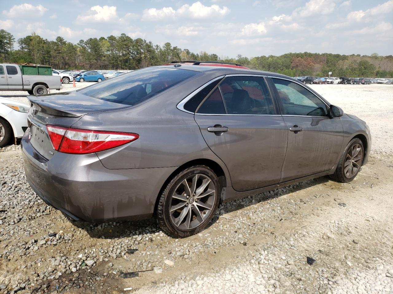 2015 TOYOTA CAMRY LE - Image 3