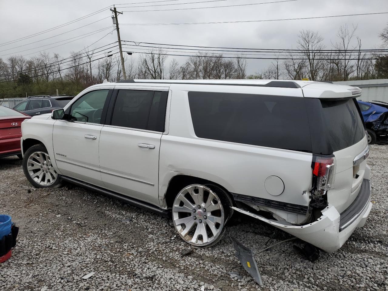 2016 GMC YUKON XL D - Image 2