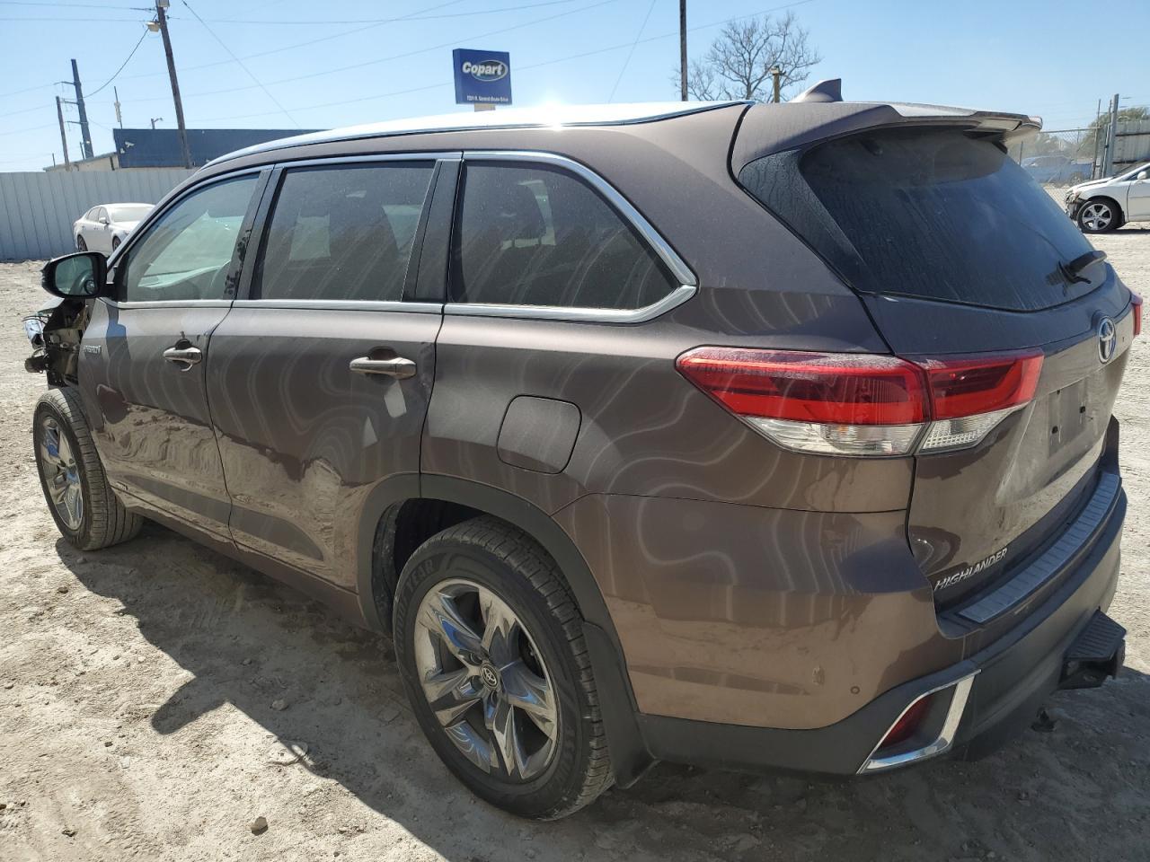 2019 TOYOTA HIGHLANDER - Image 2
