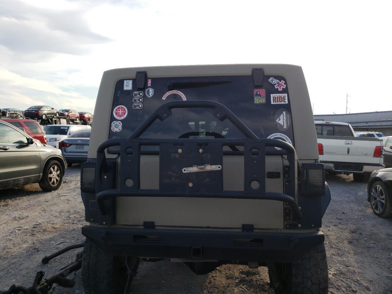 2017 JEEP WRANGLER U - Image 6