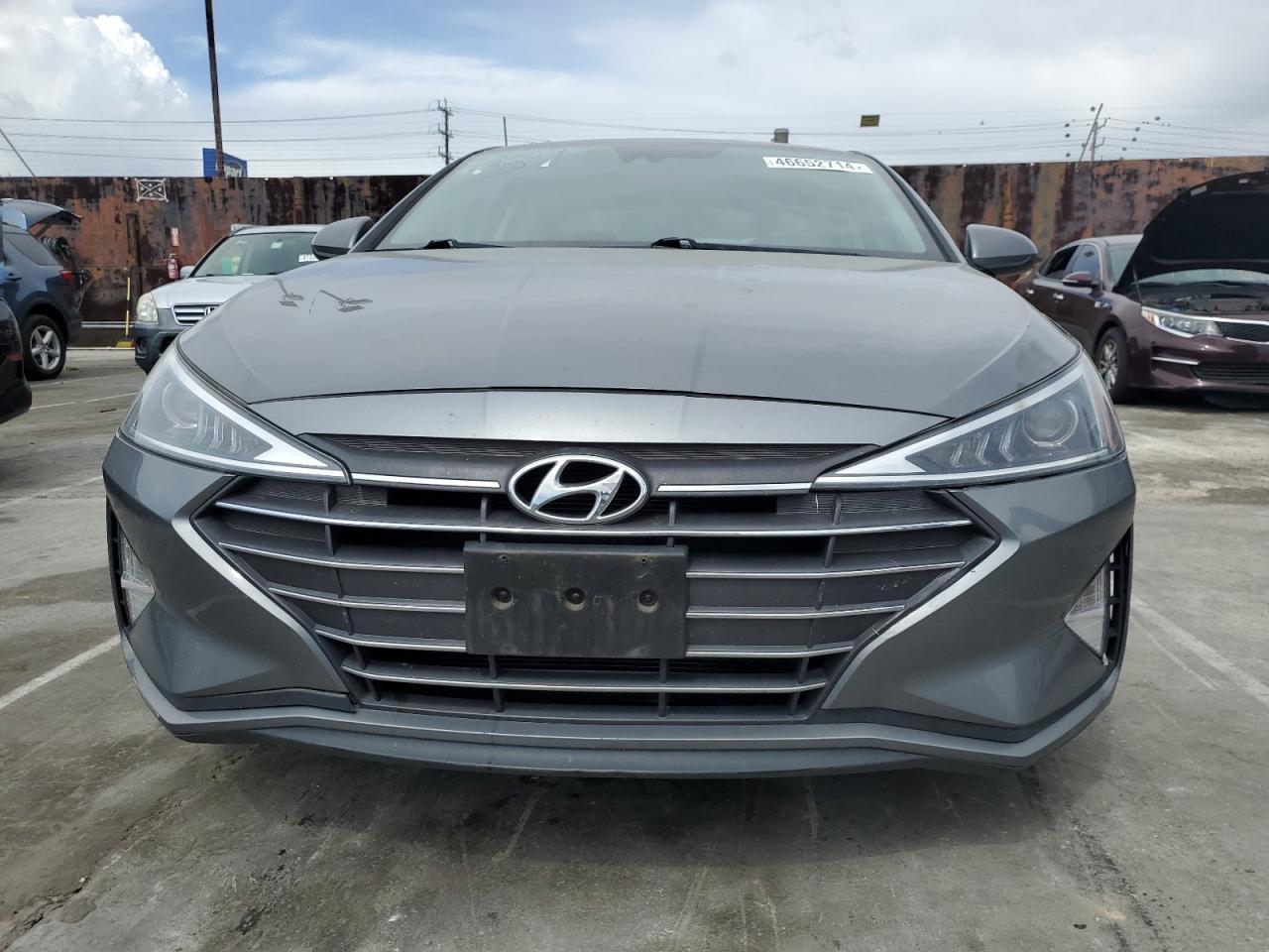 2019 HYUNDAI ELANTRA SE - Фото 5