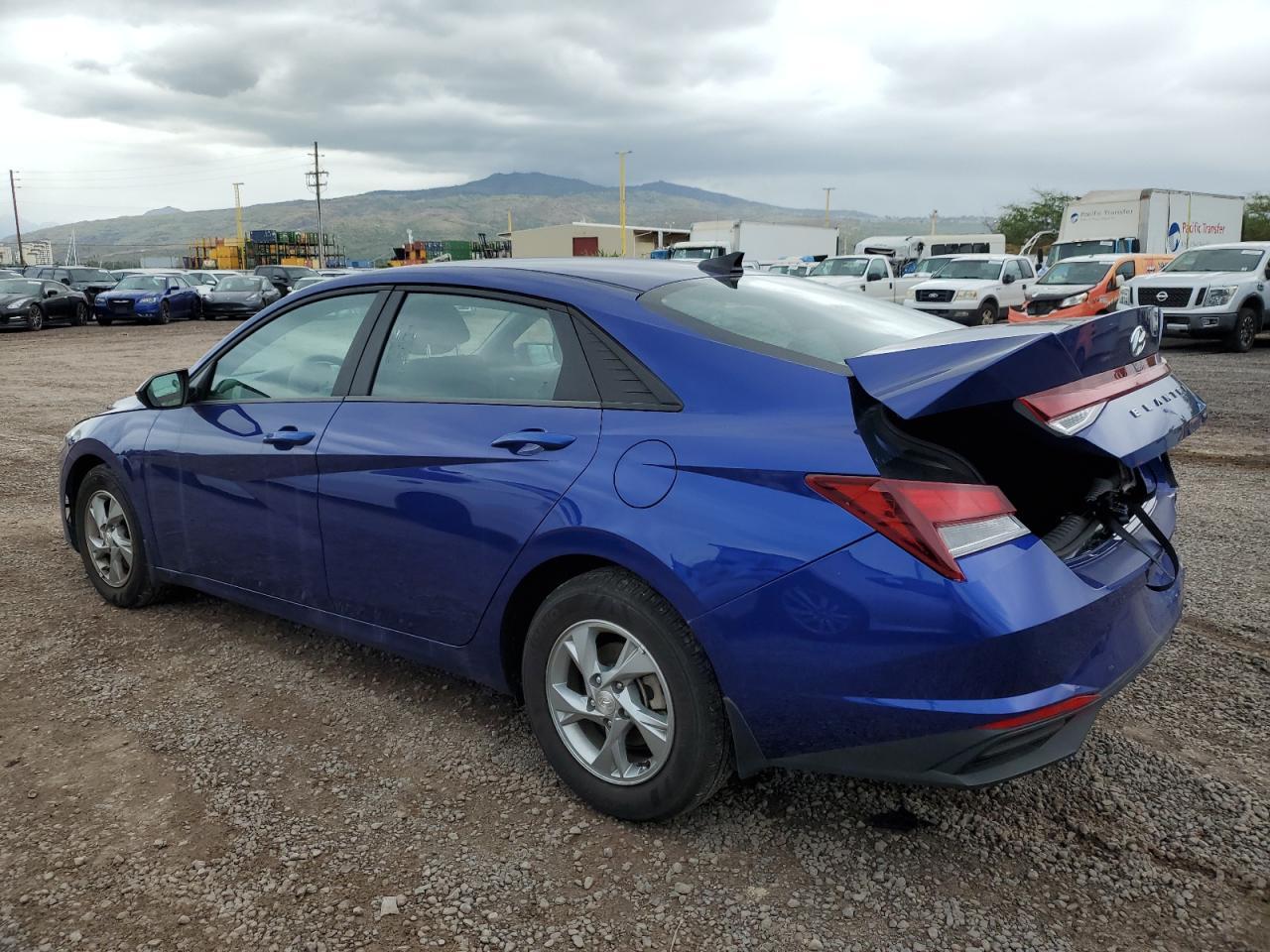 2023 HYUNDAI ELANTRA SE - Image 2