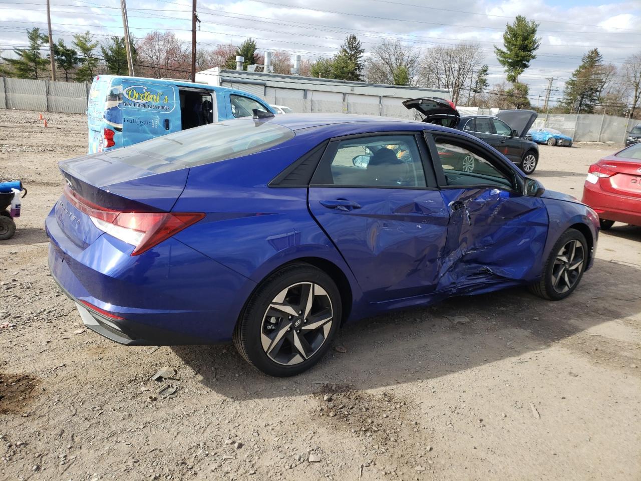2023 HYUNDAI ELANTRA SE - Image 3
