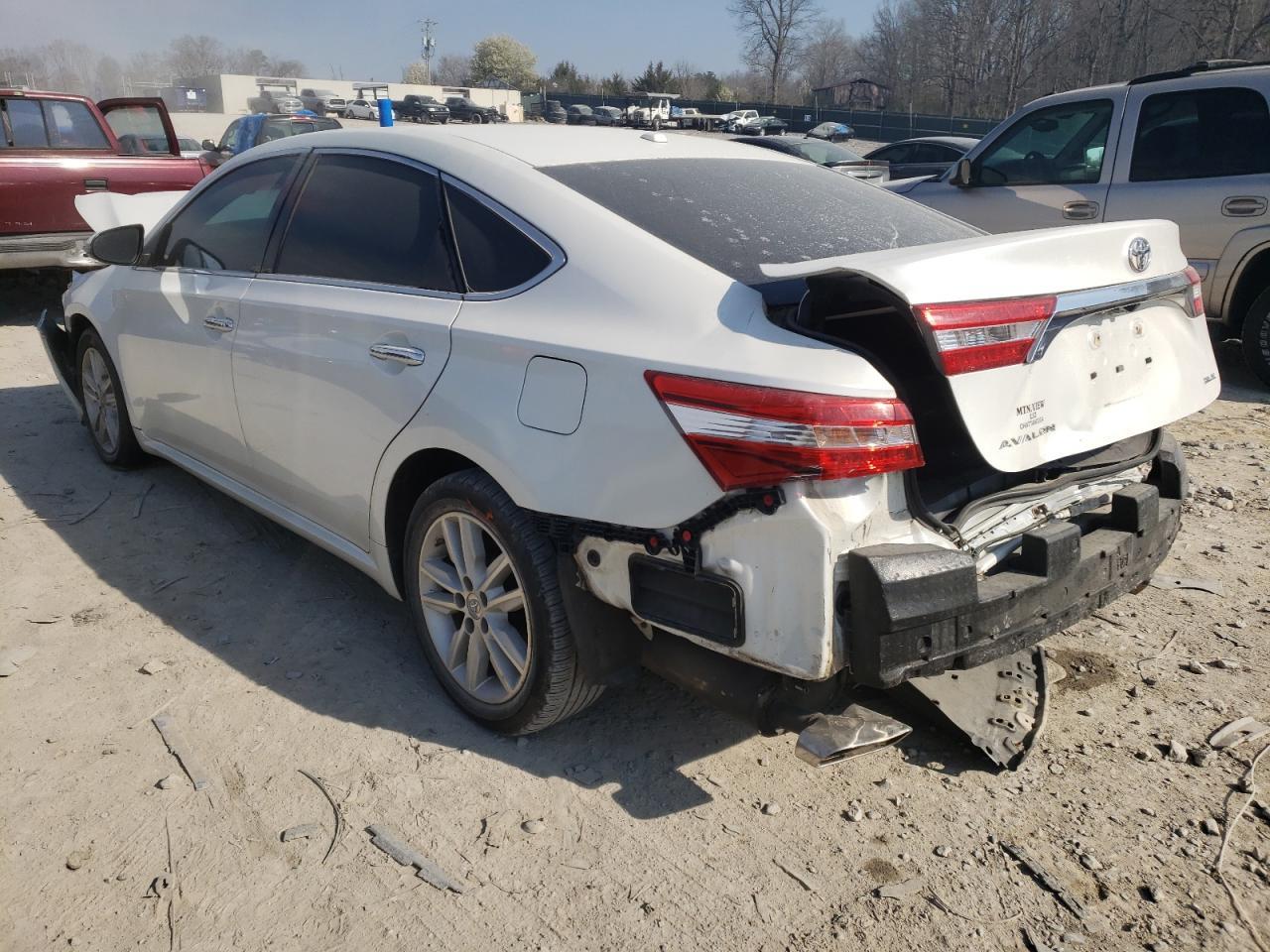 2015 TOYOTA AVALON XLE - Image 2