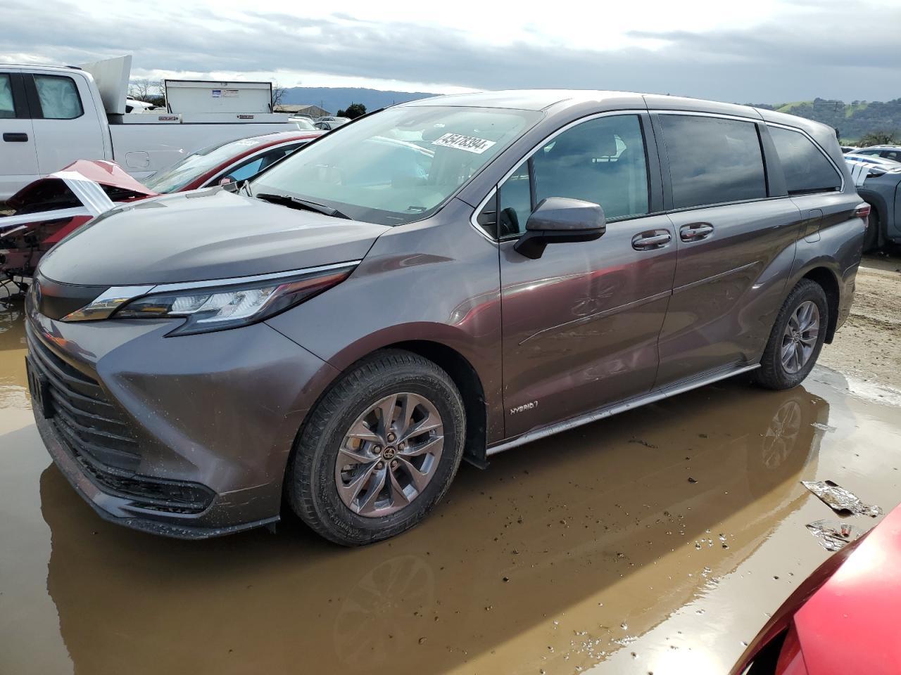 2021 TOYOTA SIENNA LE car image