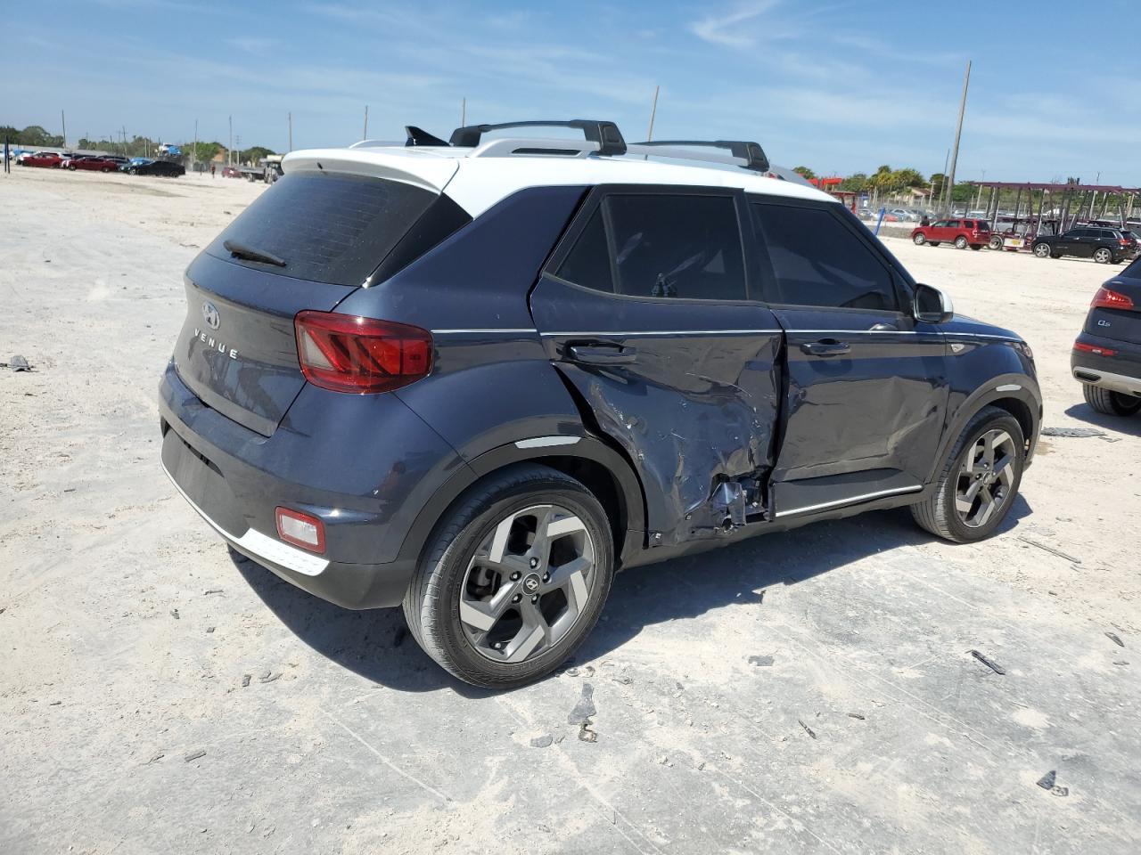 2022 HYUNDAI VENUE SEL - Фото 3