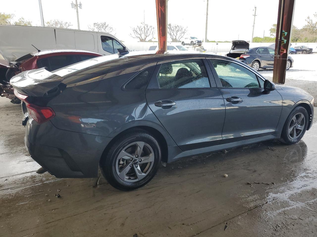 2023 KIA K5 LXS - Image 3