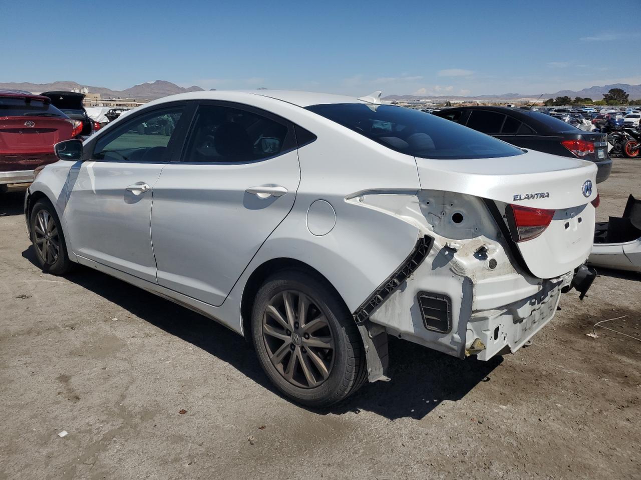 2015 HYUNDAI ELANTRA SE - Фото 2