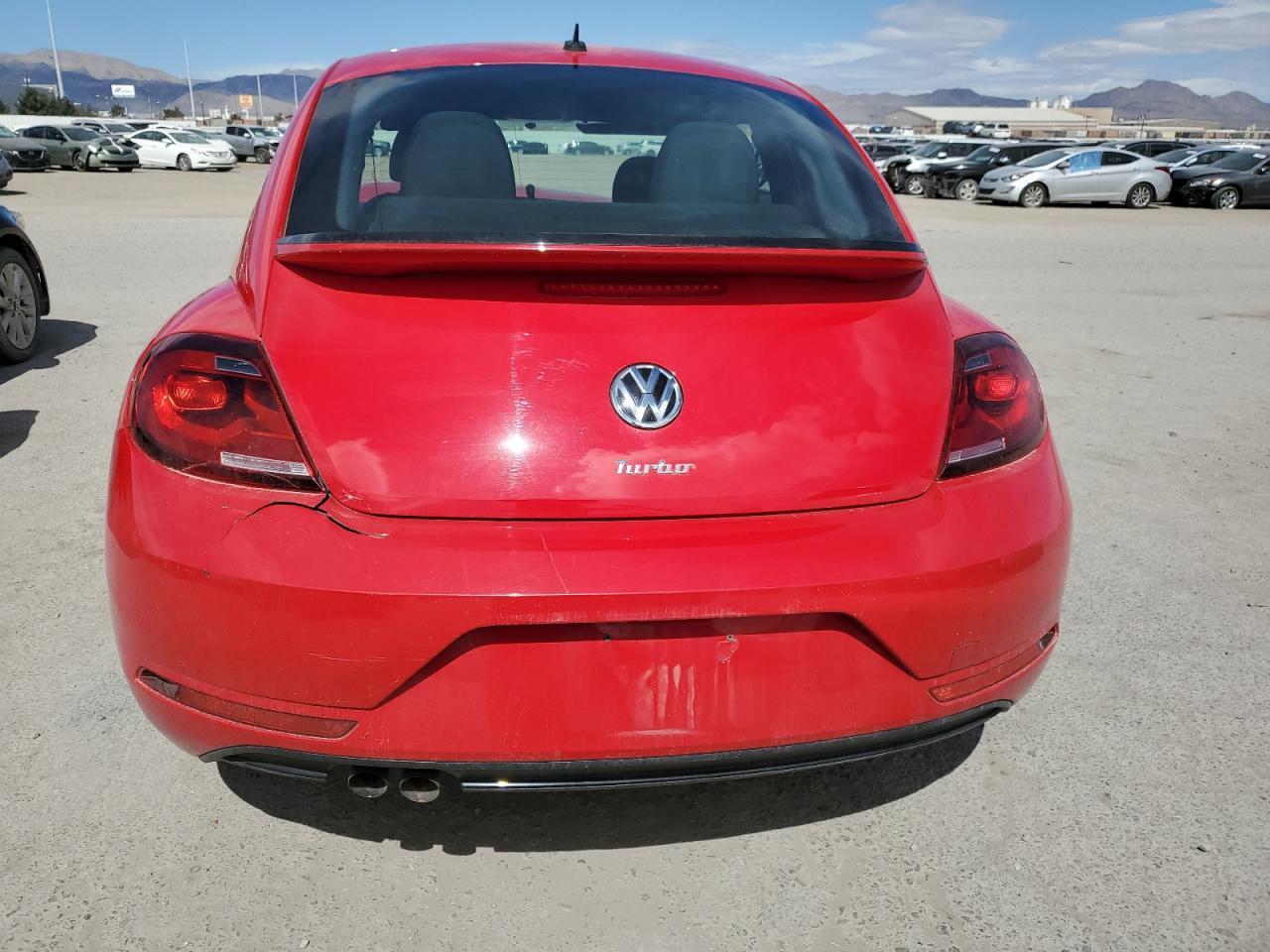 2019 VOLKSWAGEN BEETLE S - Фото 6