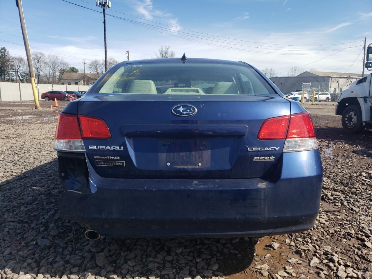 2011 SUBARU LEGACY 2.5 - Image 6