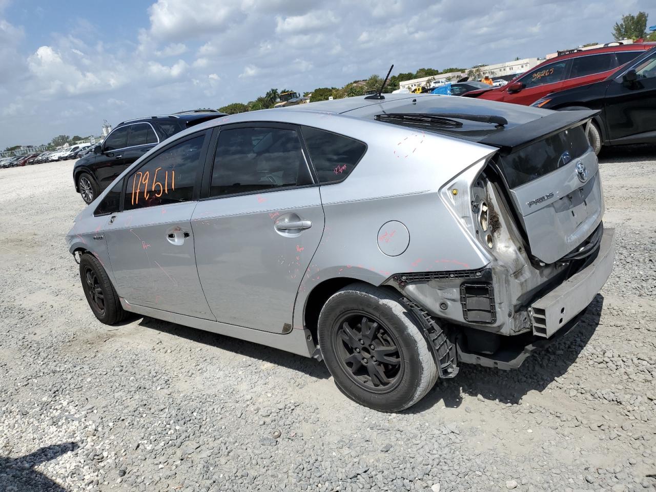 2013 TOYOTA PRIUS - Фото 2