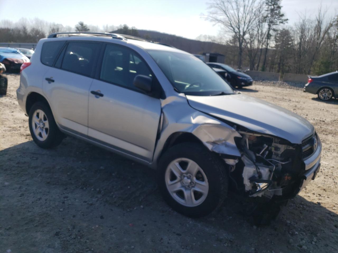 2011 TOYOTA RAV4 - Фото 4