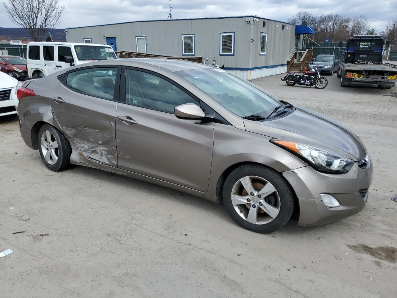 2013 HYUNDAI ELANTRA GL - Image 4