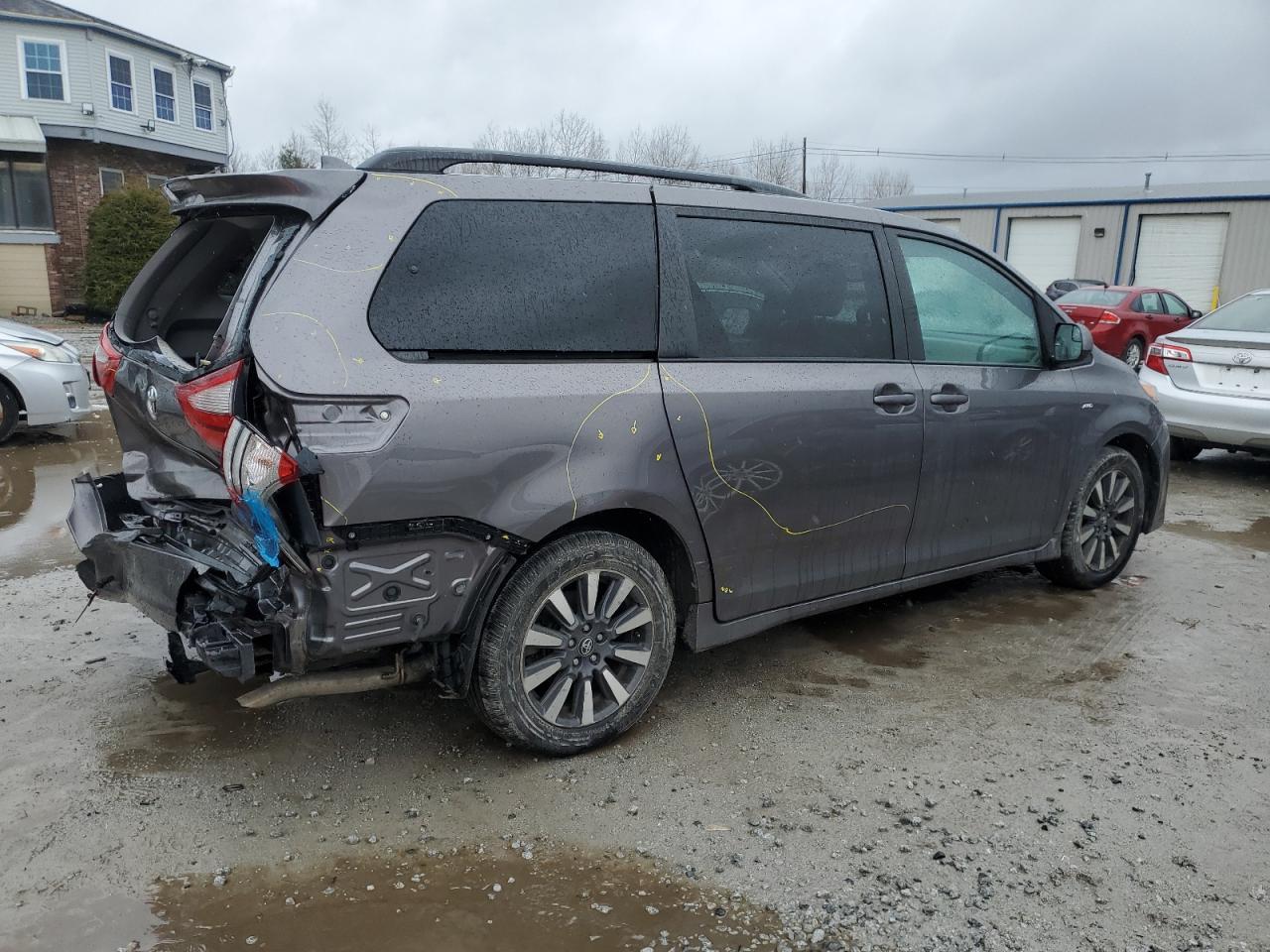 2019 TOYOTA SIENNA LE - Фото 3
