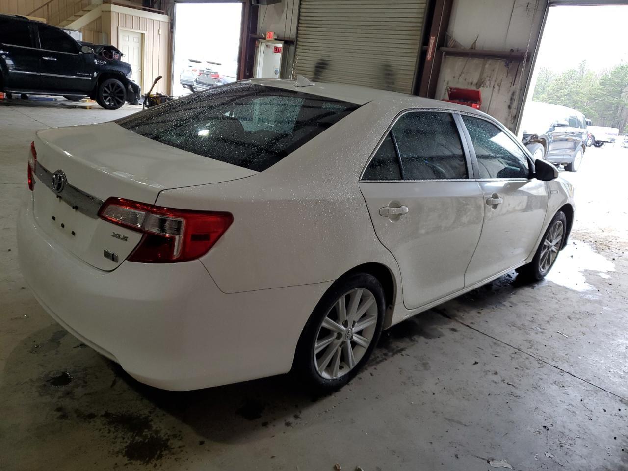 2012 TOYOTA CAMRY HYBR - Фото 3