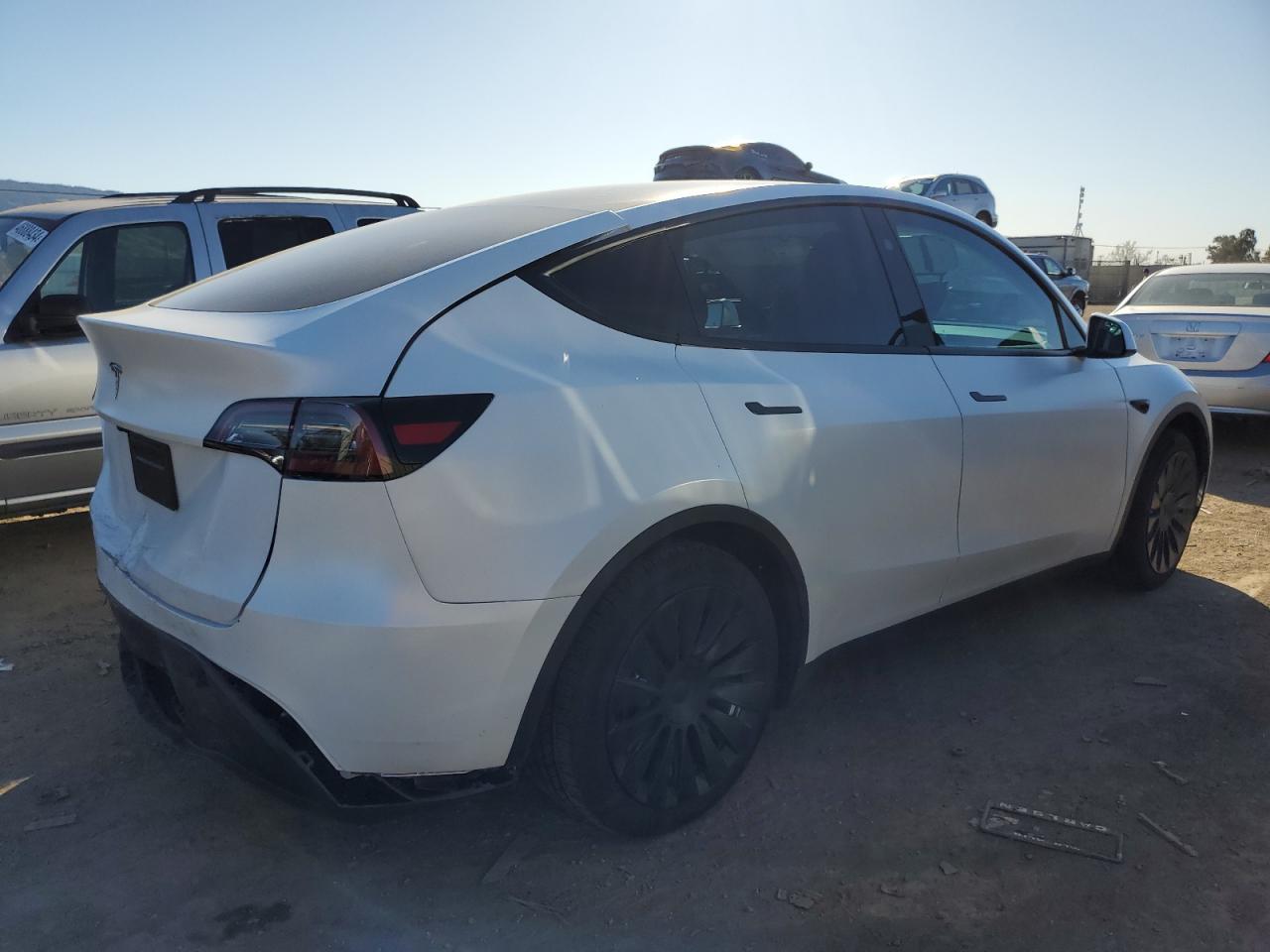 2023 TESLA MODEL Y - Фото 3