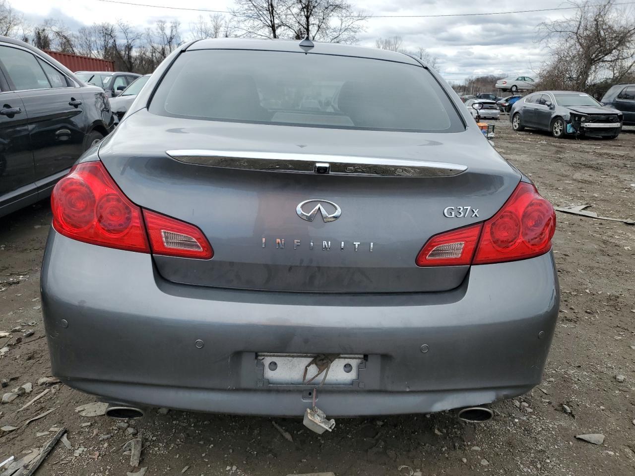 2012 INFINITI G37 - Image 6
