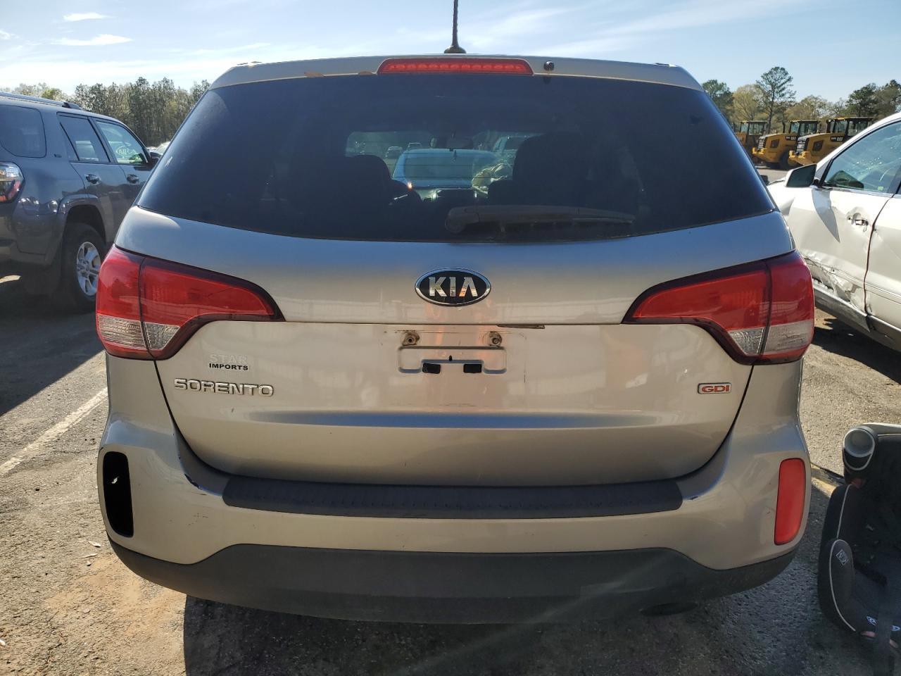2014 KIA SORENTO LX - Image 6