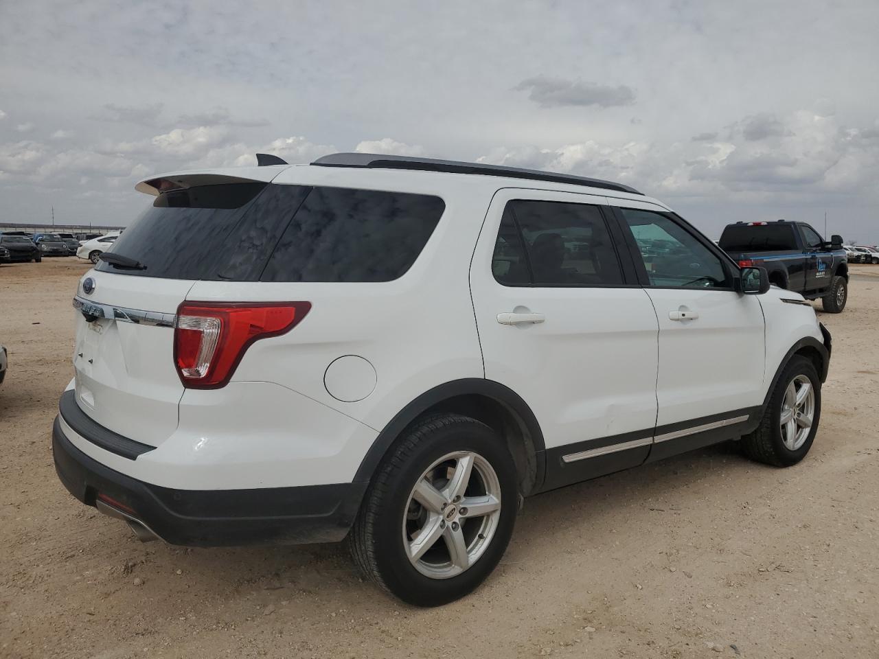 2018 FORD EXPLORER X - Image 3