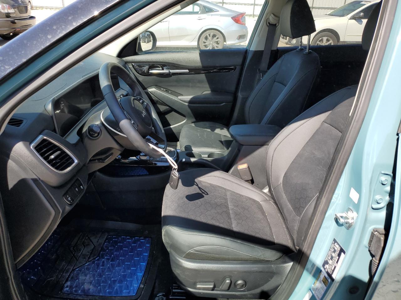 2024 KIA SELTOS EX - Image 7