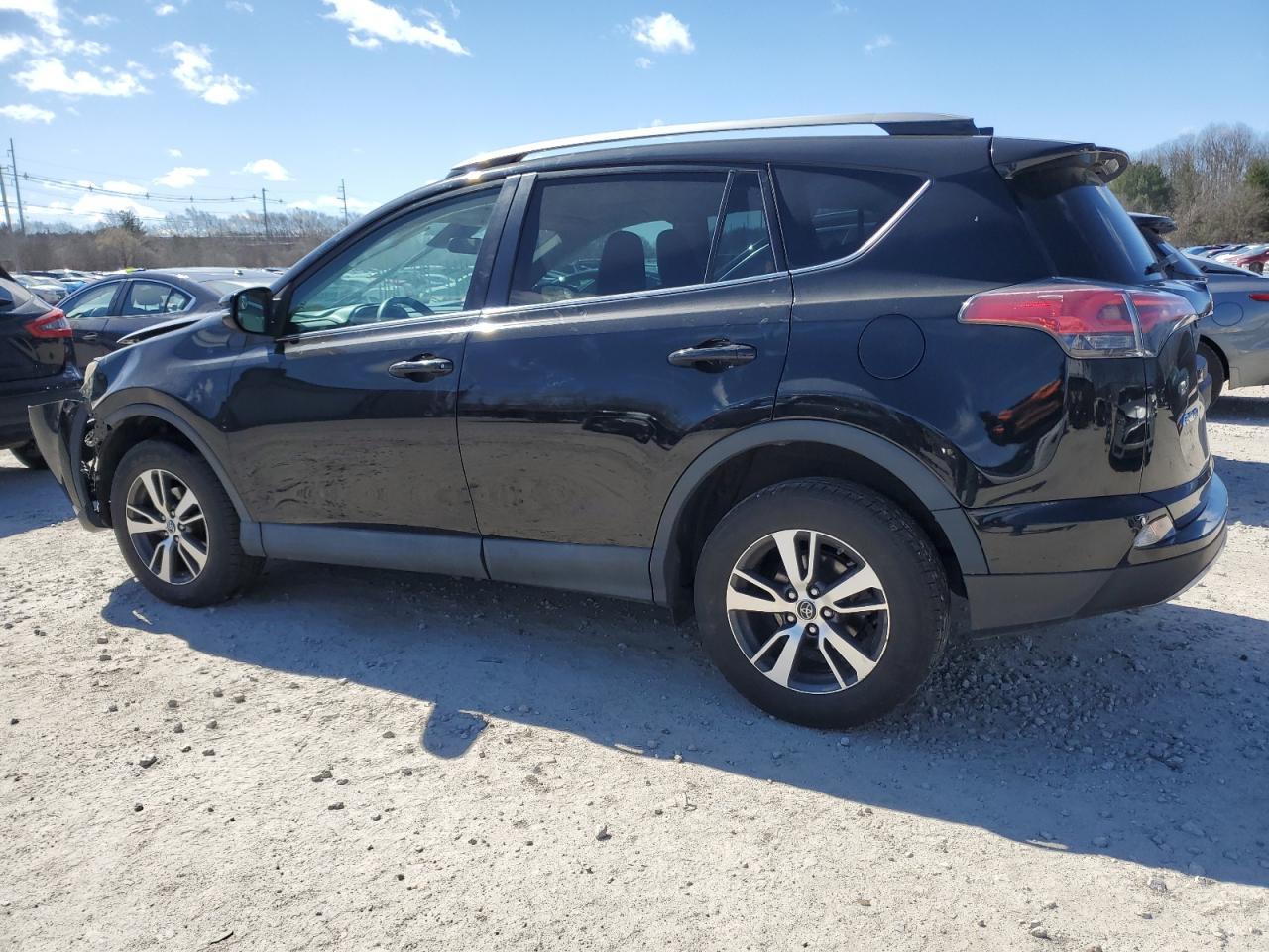 2017 TOYOTA RAV4 XLE - Фото 2