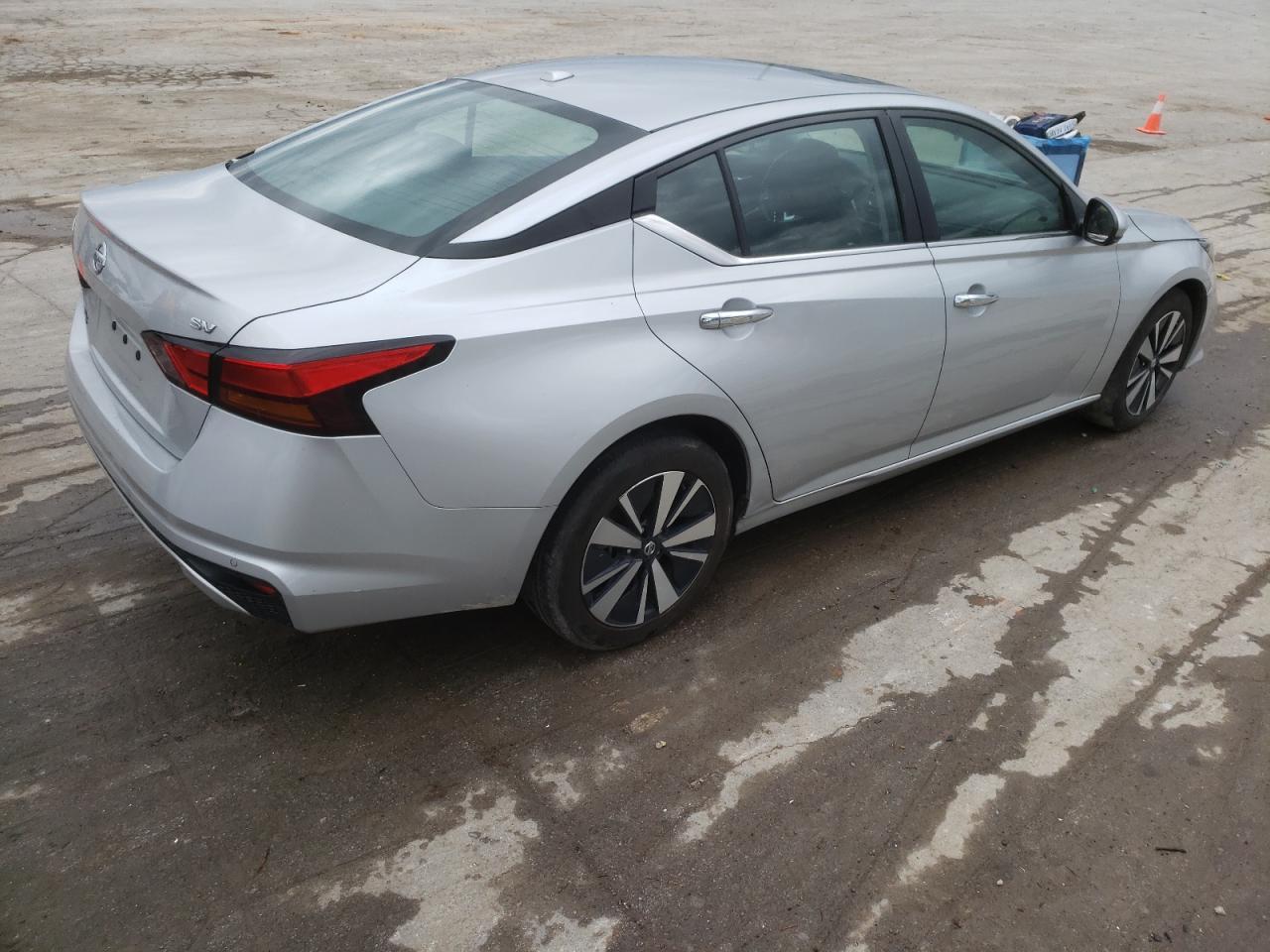 2022 NISSAN ALTIMA SV - Image 3