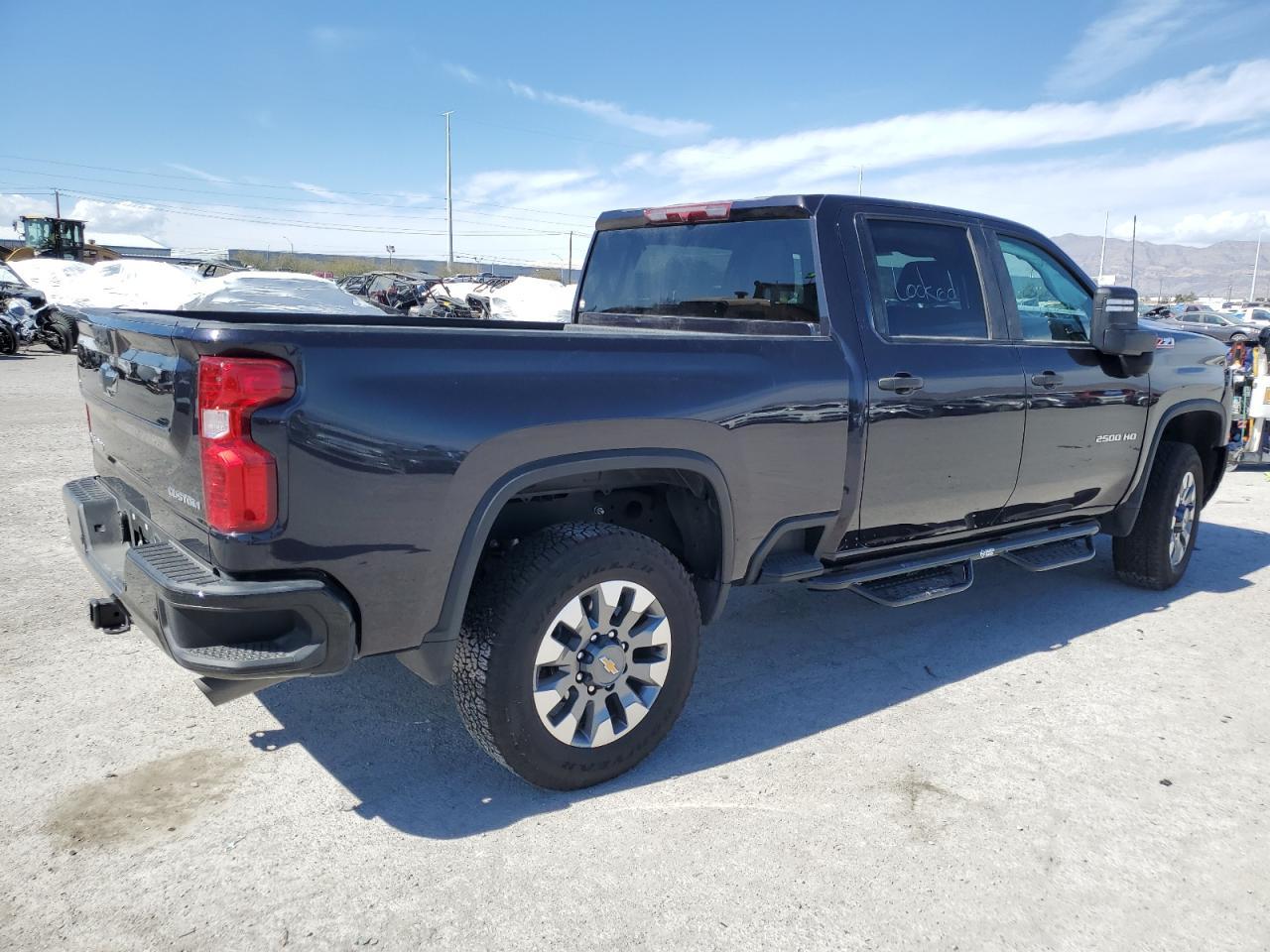 2024 CHEVROLET SILVERADO - Фото 3