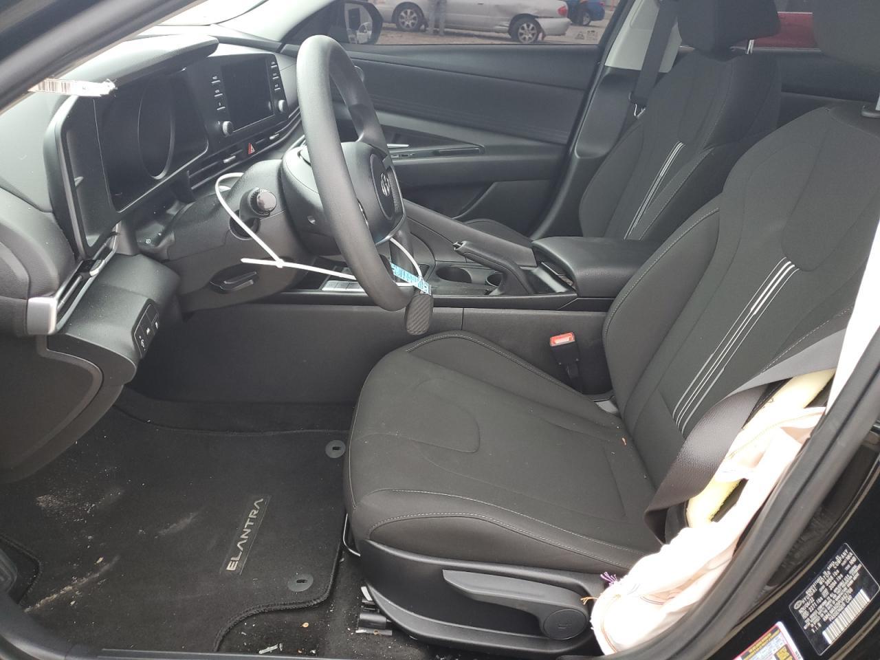 2023 HYUNDAI ELANTRA SE - Фото 7