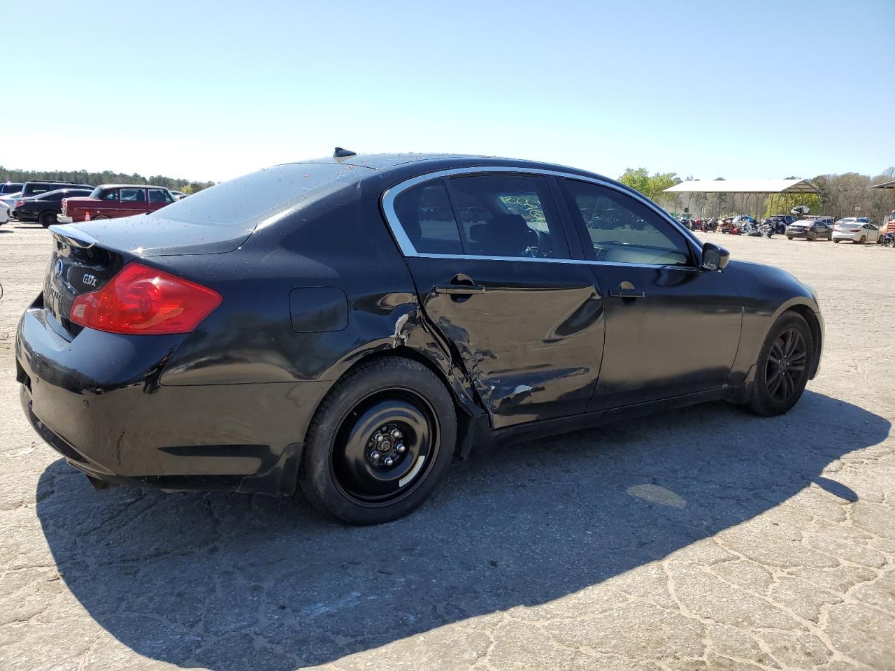 2011 INFINITI G37 - Image 3