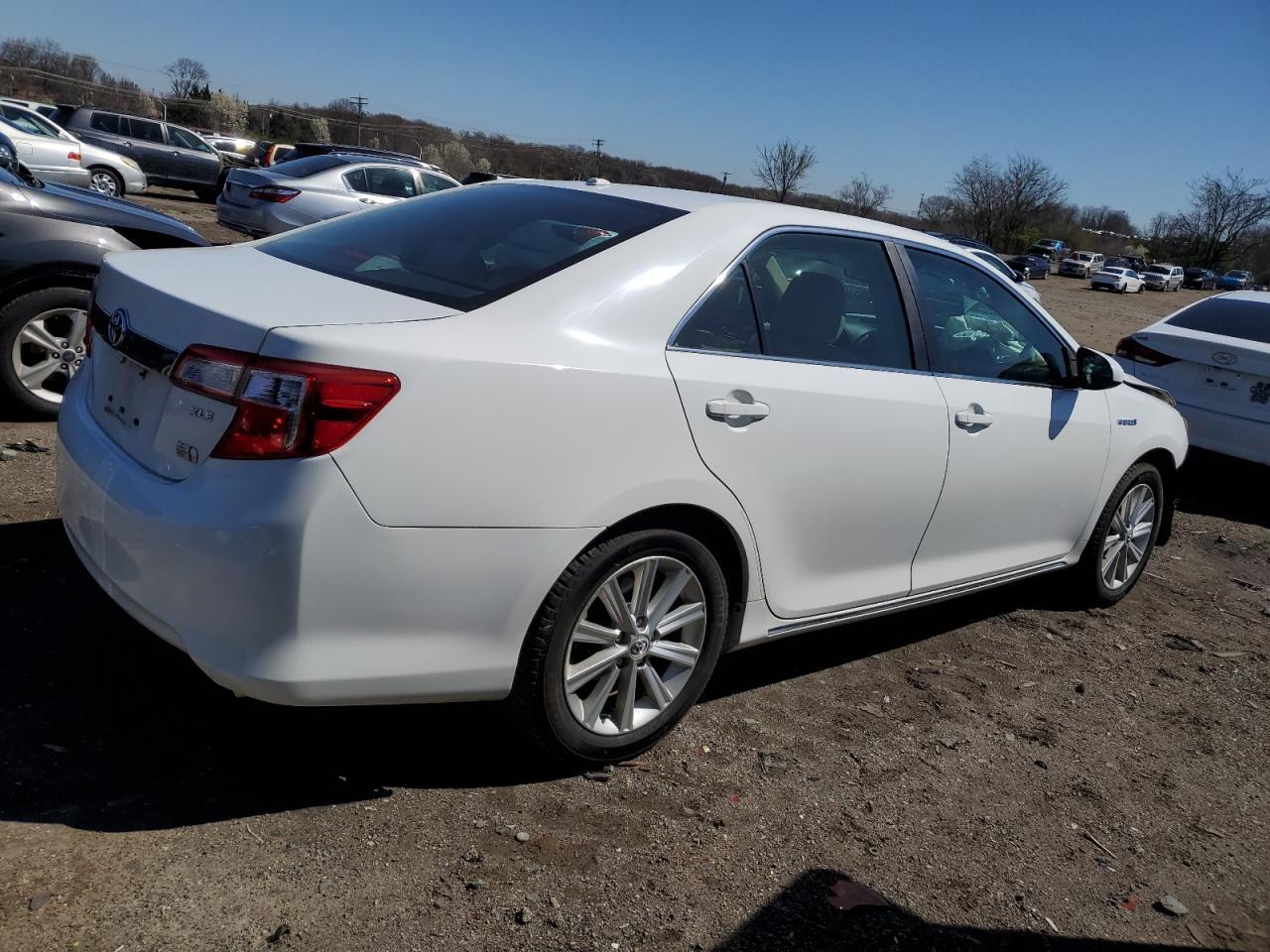 2012 TOYOTA CAMRY HYBR - Image 3