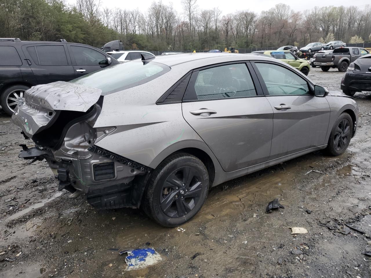 2022 HYUNDAI ELANTRA SE - Фото 3