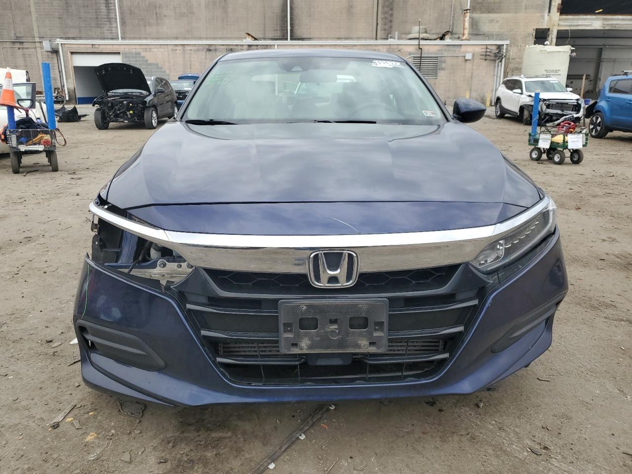 2018 HONDA ACCORD LX - Фото 5