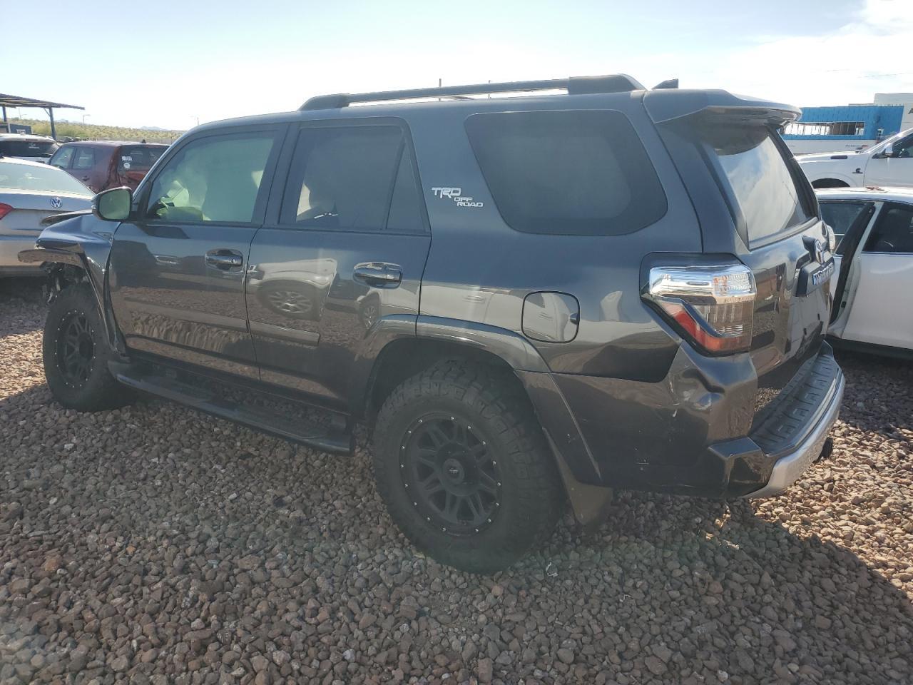 2019 TOYOTA 4RUNNER SR - Image 2