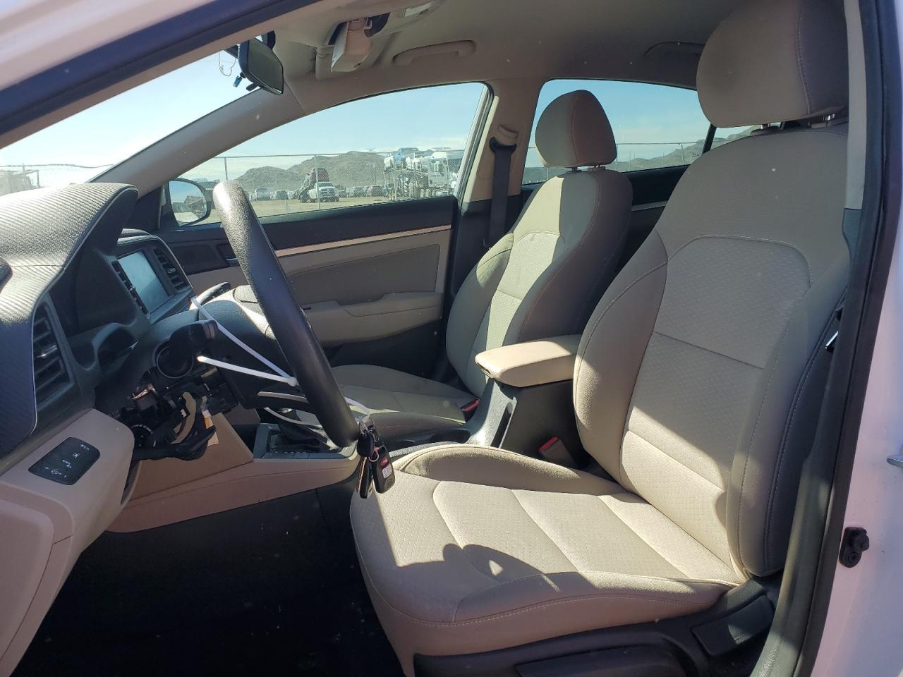 2019 HYUNDAI ELANTRA SE - Фото 7