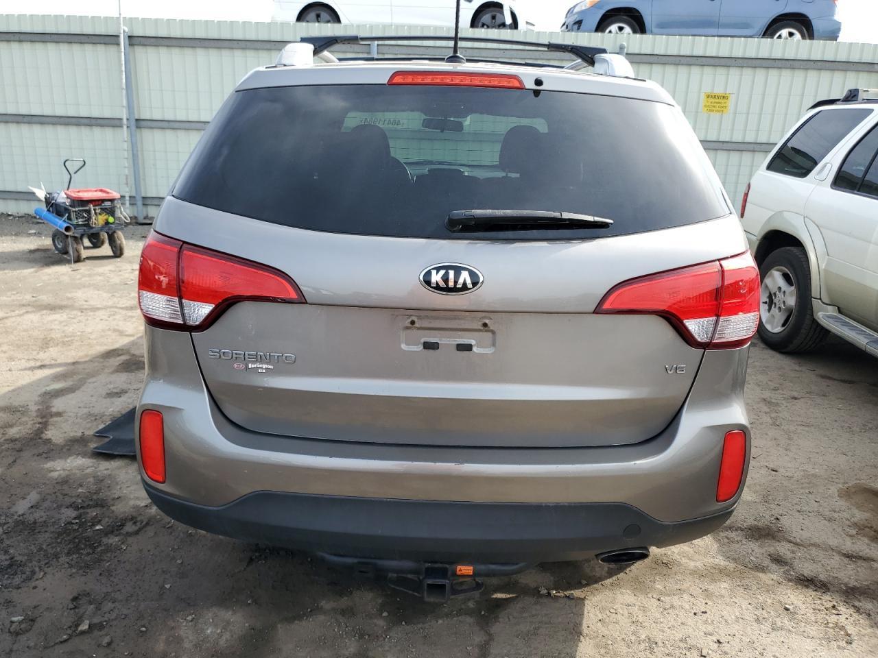 2015 KIA SORENTO LX - Image 6