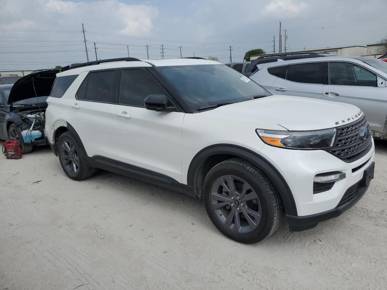 2022 FORD EXPLORER X - Image 4