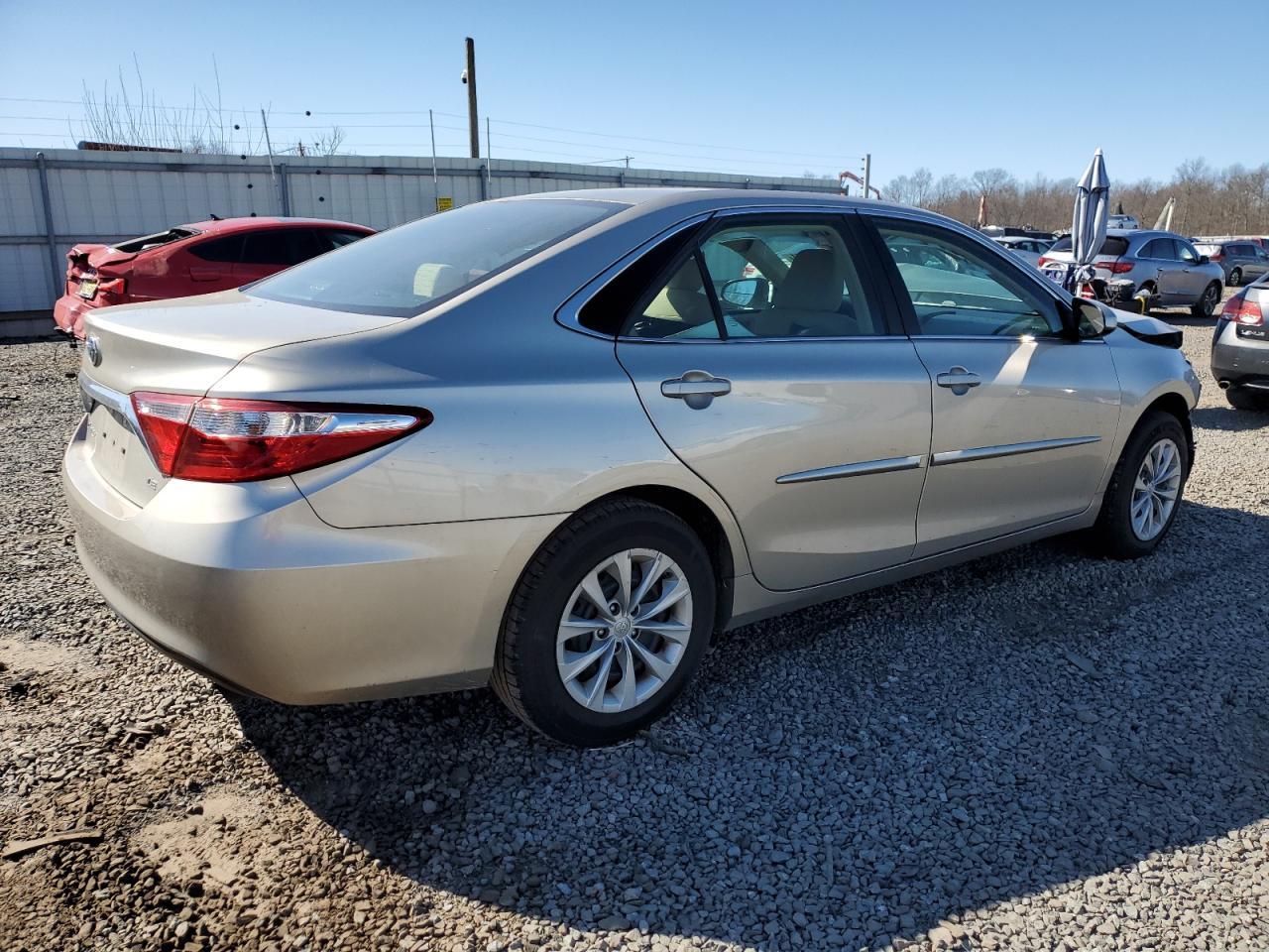 2017 TOYOTA CAMRY LE - Фото 3