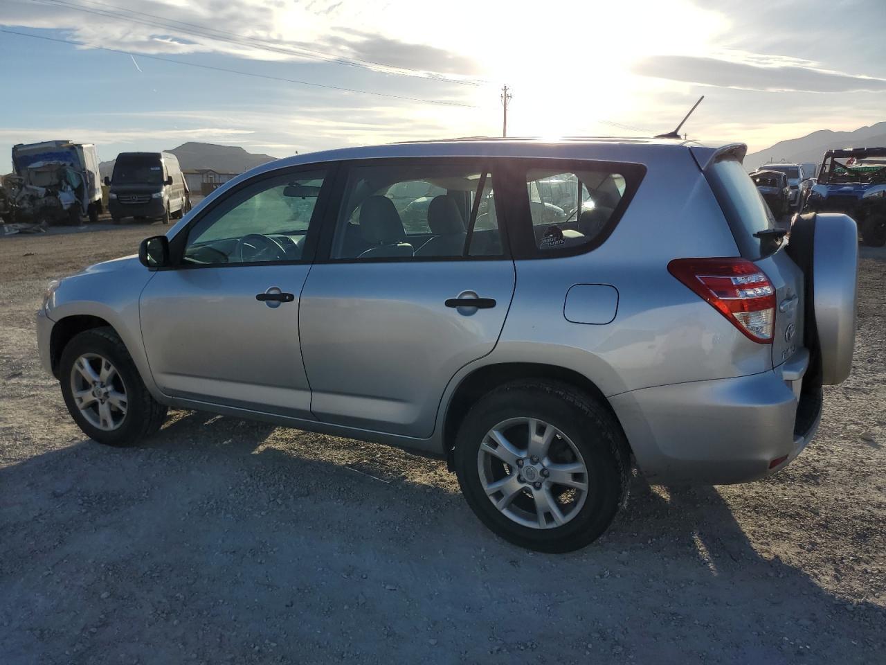 2011 TOYOTA RAV4 - Image 2