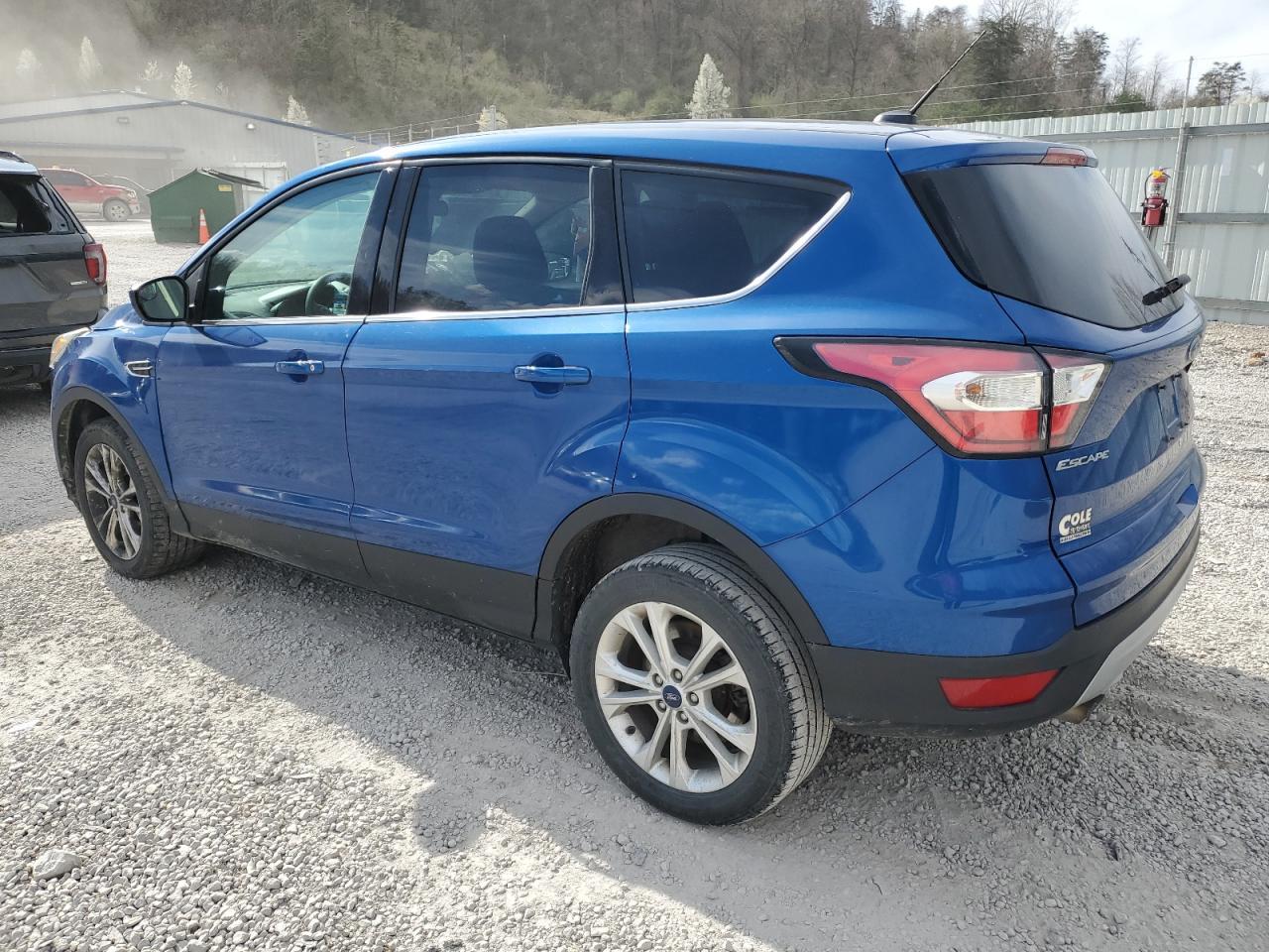 2017 FORD ESCAPE SE - Фото 2