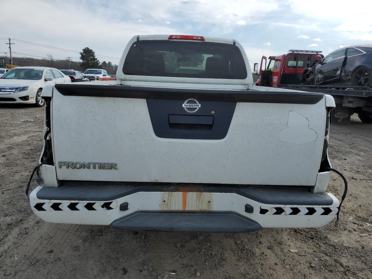 2017 NISSAN FRONTIER S - Фото 6