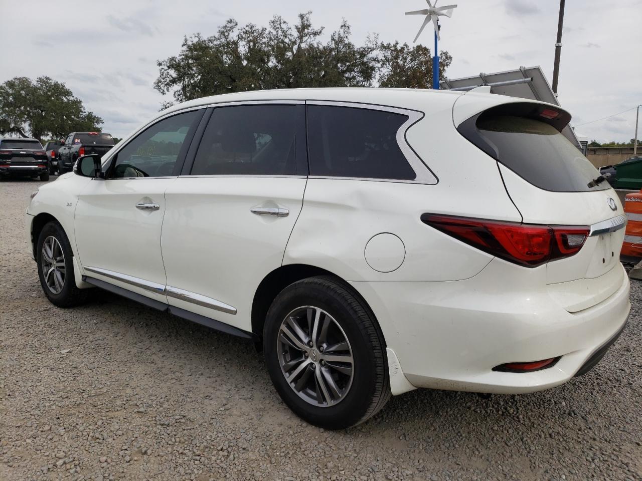 2019 INFINITI QX60 LUXE - Image 2