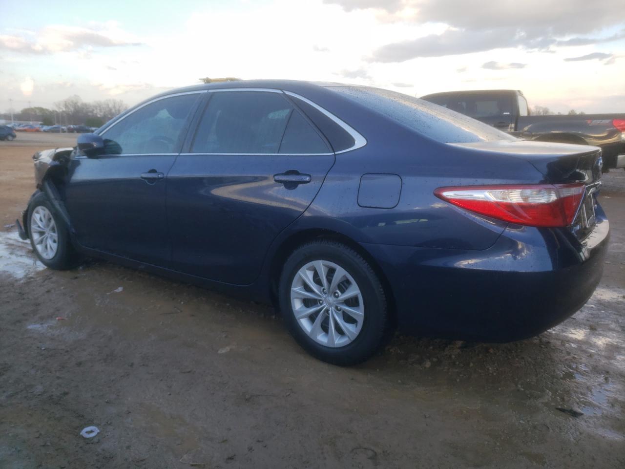 2015 TOYOTA CAMRY LE - Image 2