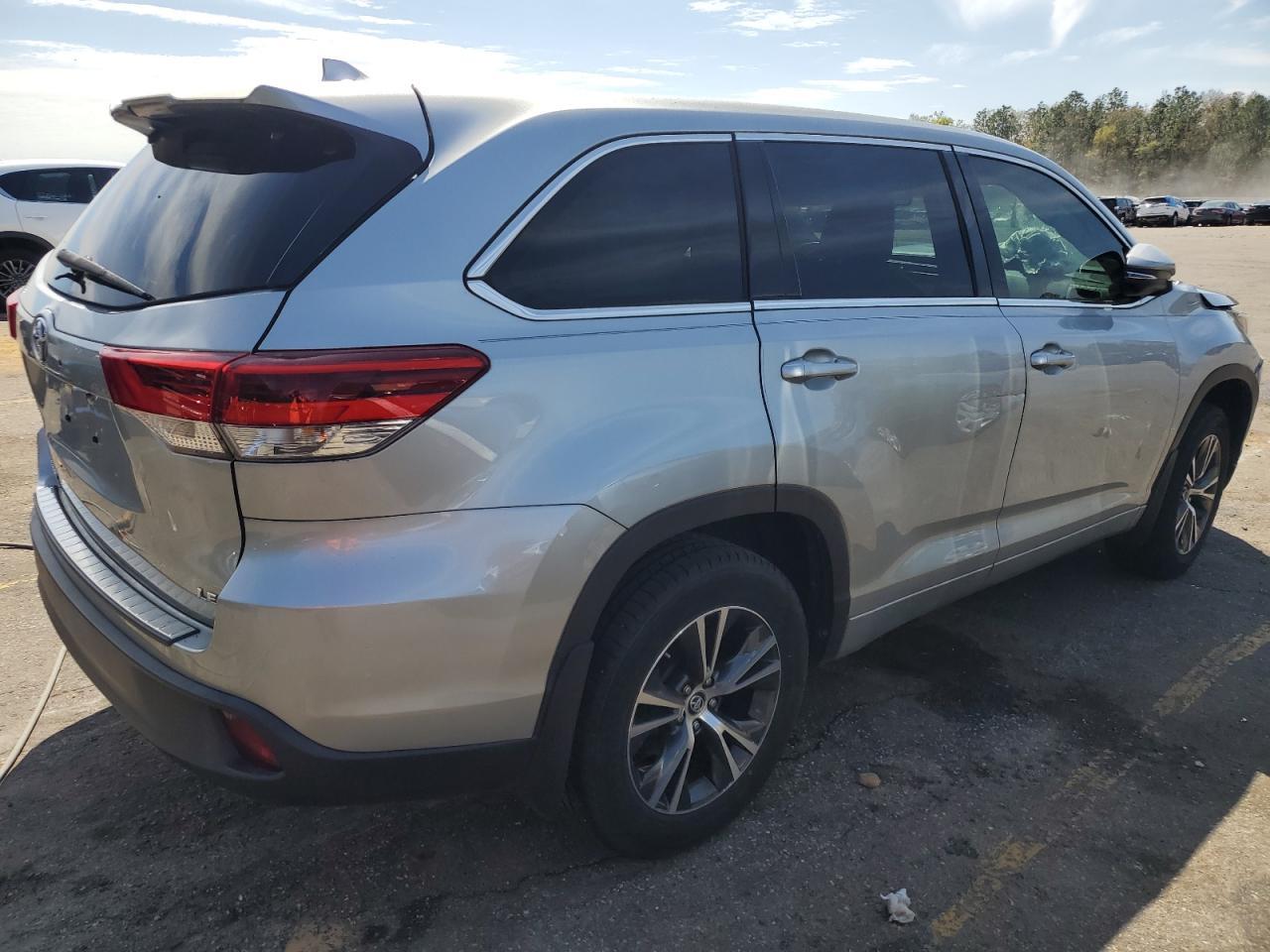 2018 TOYOTA HIGHLANDER - Image 3